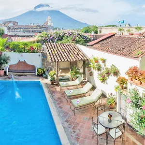 hotel-casa-del-parque.guatemalaantiguahotels.com/
